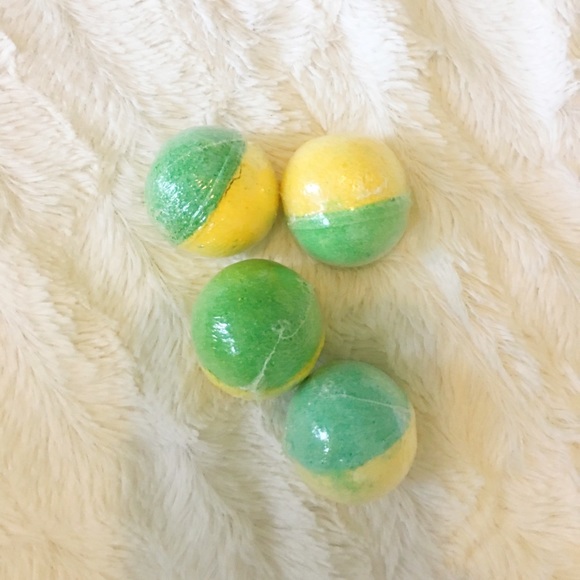 Bath Bombs (Set of 4) - Picture 2 of 3